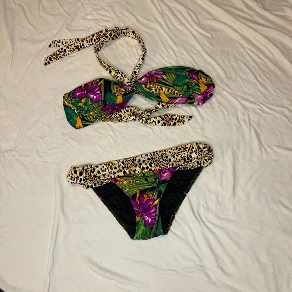 Victoria’s Secret Leopard jungle print sexy Bikini - Picture 5 of 8